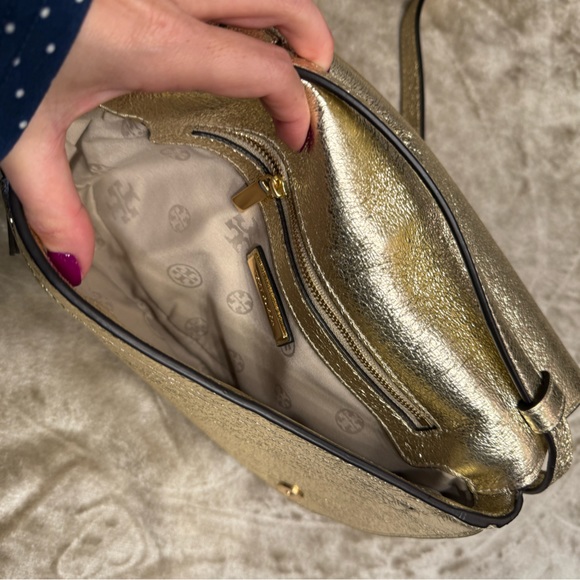 Tory Burch gold bag NWOT - Picture 4 of 5